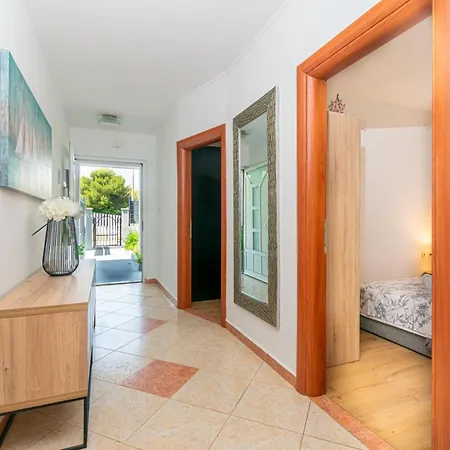 Apartment Modern With Private Pool