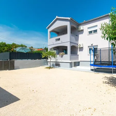 Modern With Private Pool *