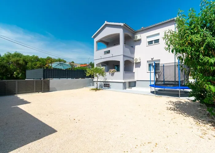 Modern With Private Pool *