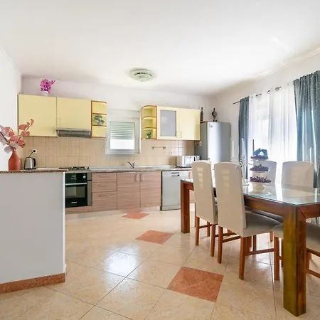 Apartamento Modern With Private Pool