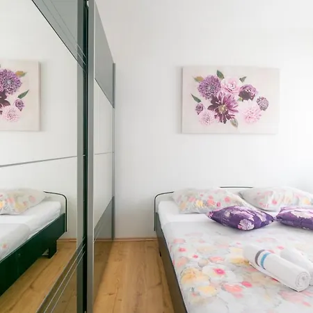 Modern With Private Pool Appartement