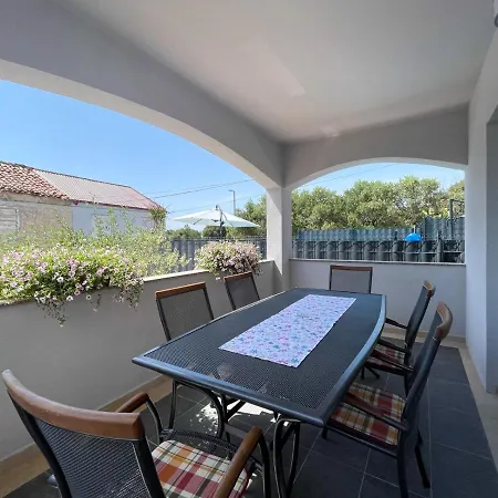 Apartamento Modern With Private Pool Bibinje