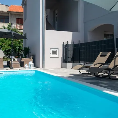 Modern With Private Pool *