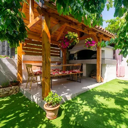 Modern With Private Pool Appartamento