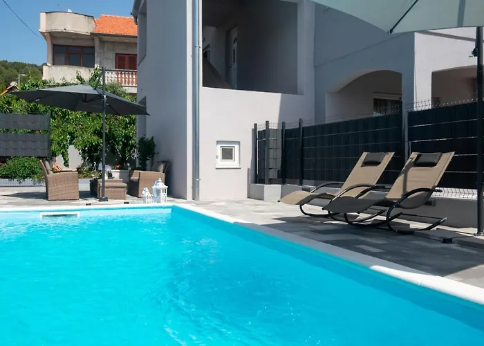 Modern With Private Pool *